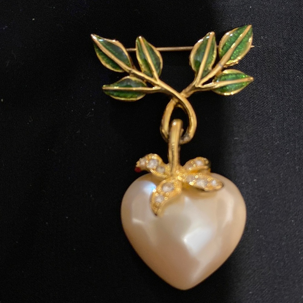 Joan Rivers pearl/ gold and green enamel broach